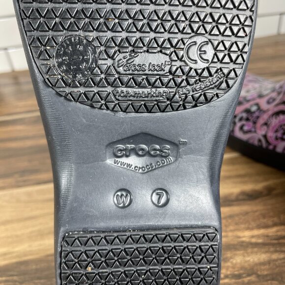 CROCS Neria Pro ll Womens 7 Shoes Multicolor Paisley Floral Graphic Work Clogs - Picture 14 of 14